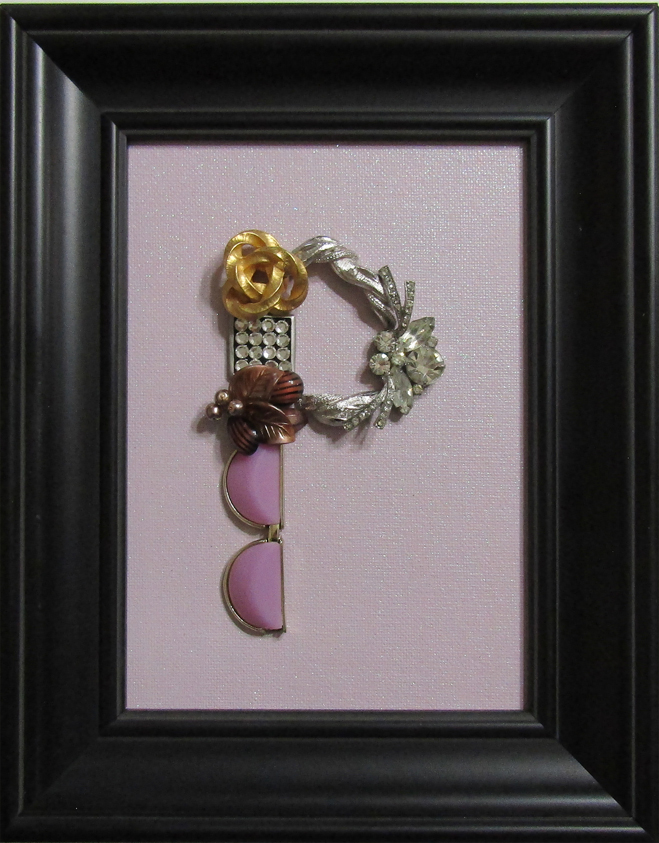 Carolyn40679267's tweet photo. Framed Jewelry Art Letter P #2 #VintageJewelry #Decor #Collectible #Handcrafted #LetterArt #LetterP #DaughterSisGift #FramedJewelryArt #OOAK #Repurpose https://t.co/95ei3VXq0G via @jimmiesart https://t.co/bLJZ99uYDQ