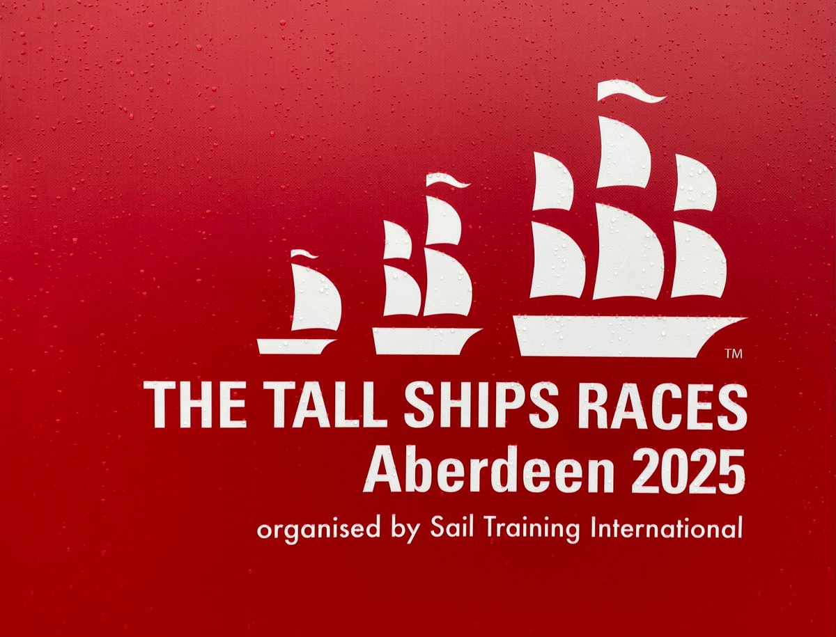 Pontyboy99's tweet image. We had a lotta fun seeing all the tall ships in Aberdeen today.