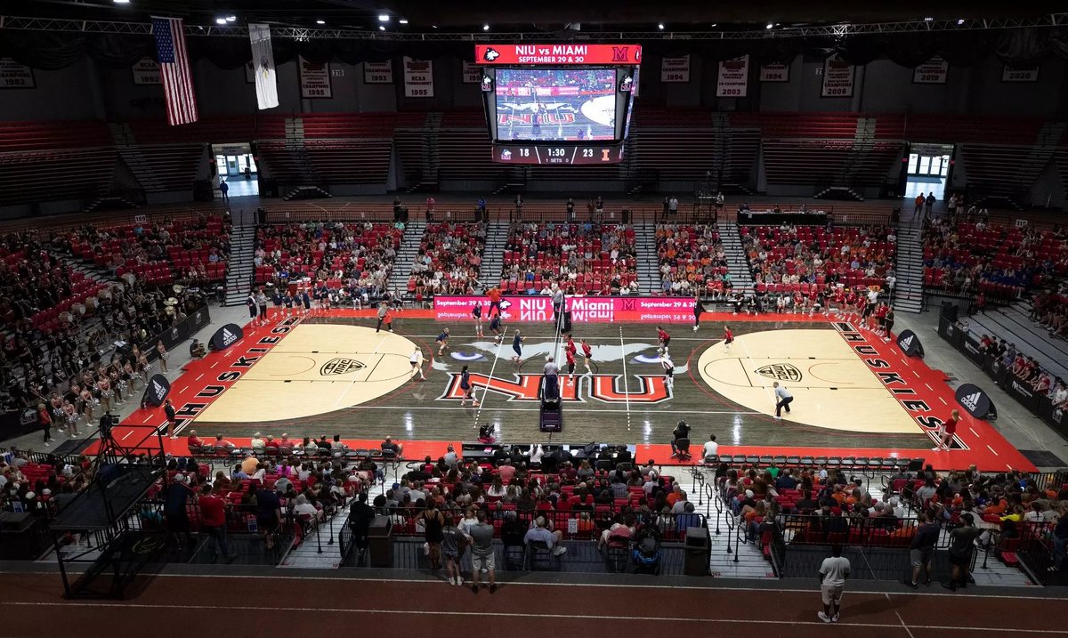 jacobmcgreg0r's tweet image. After a great conversation with the coaching staff , I’m blessed to receive an offer from Northern Illinois University, Go Huskies 🔴⚫️