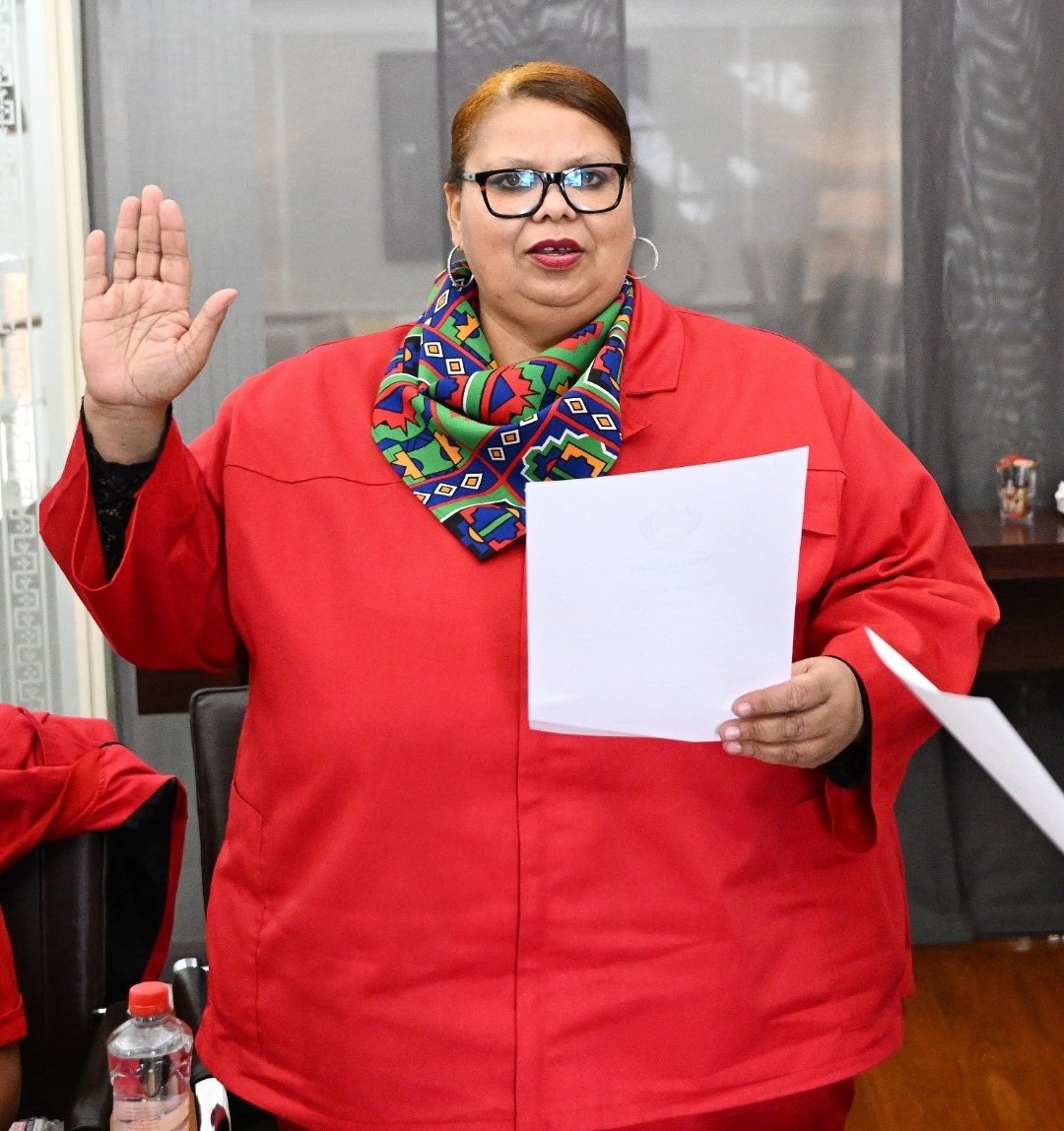 Lebo_TheSmart's tweet image. EFF leedaship is very beta...thank u EFF β€οΈππ€