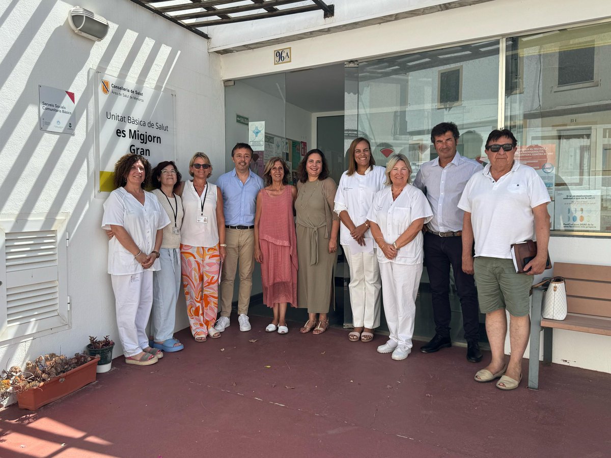 SalutGOIB's tweet image. Continuam les visites als centres de salut per a conèixer de primera mà les necessitats més urgents de professionals i usuaris.
👉Avui a Menorca la consellera @manuelaG_Romero ha visitat les unitats bàsiques de Sant Lluís i Migjorn Gran.
🔗 tn.caib.es/Entenmenorca