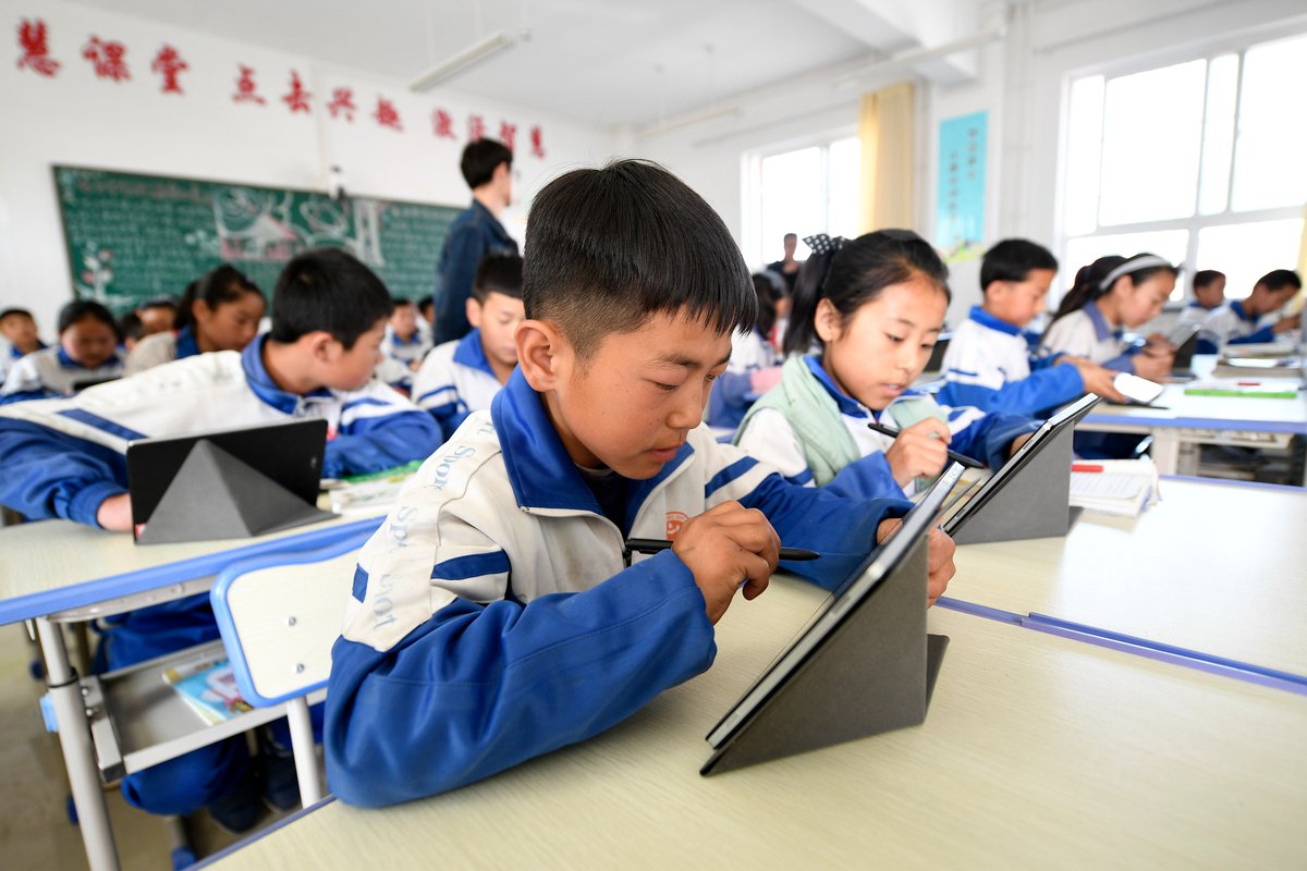 ChineseEmbinUS's tweet image. The number of #internet users in #China hit 1.123 billion as of June 2025, with internet penetration in the country reaching 79.7% in the same period.