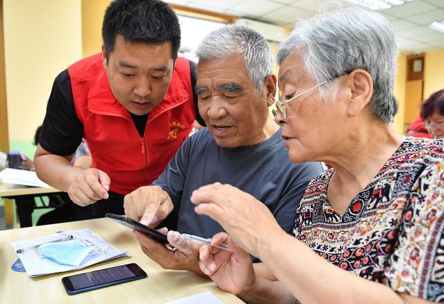 ChineseEmbinUS's tweet image. The number of #internet users in #China hit 1.123 billion as of June 2025, with internet penetration in the country reaching 79.7% in the same period.