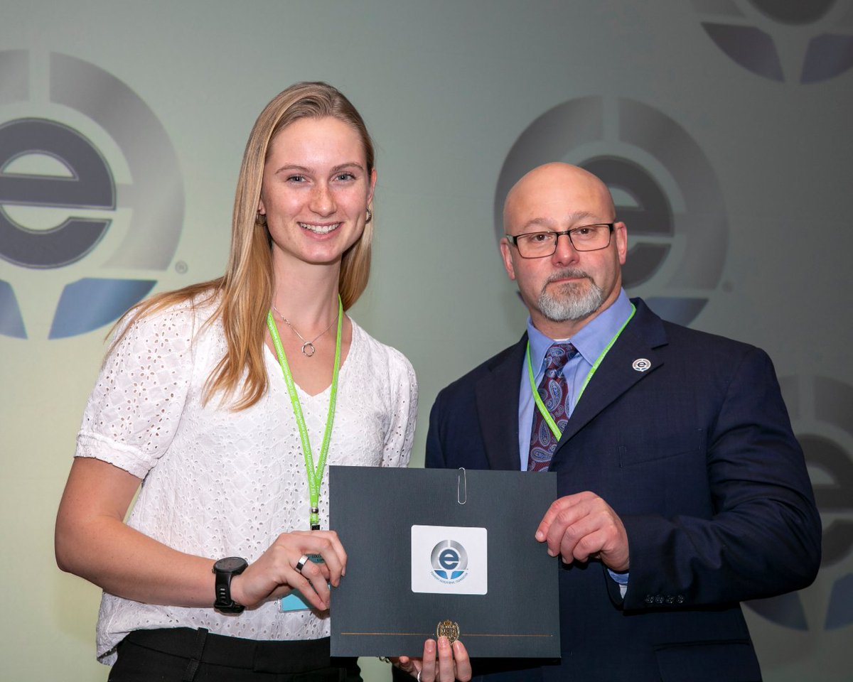 METALforAmerica's tweet image. 🔥 Sparks flew when Hannah Desai found her passion in #metalcasting.

Thanks to an @FEF_Inc internship, she went from casting turtles to forging ductile iron—and now works in steel production at @Gerdau.

🔗 Read her story: brnw.ch/21wUjtj

 #WomenInSTEM #FEF