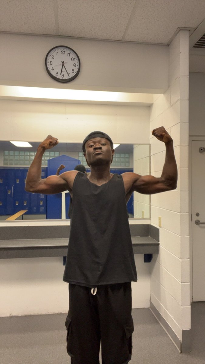 _bright14's tweet image. Only if I took the gym serious