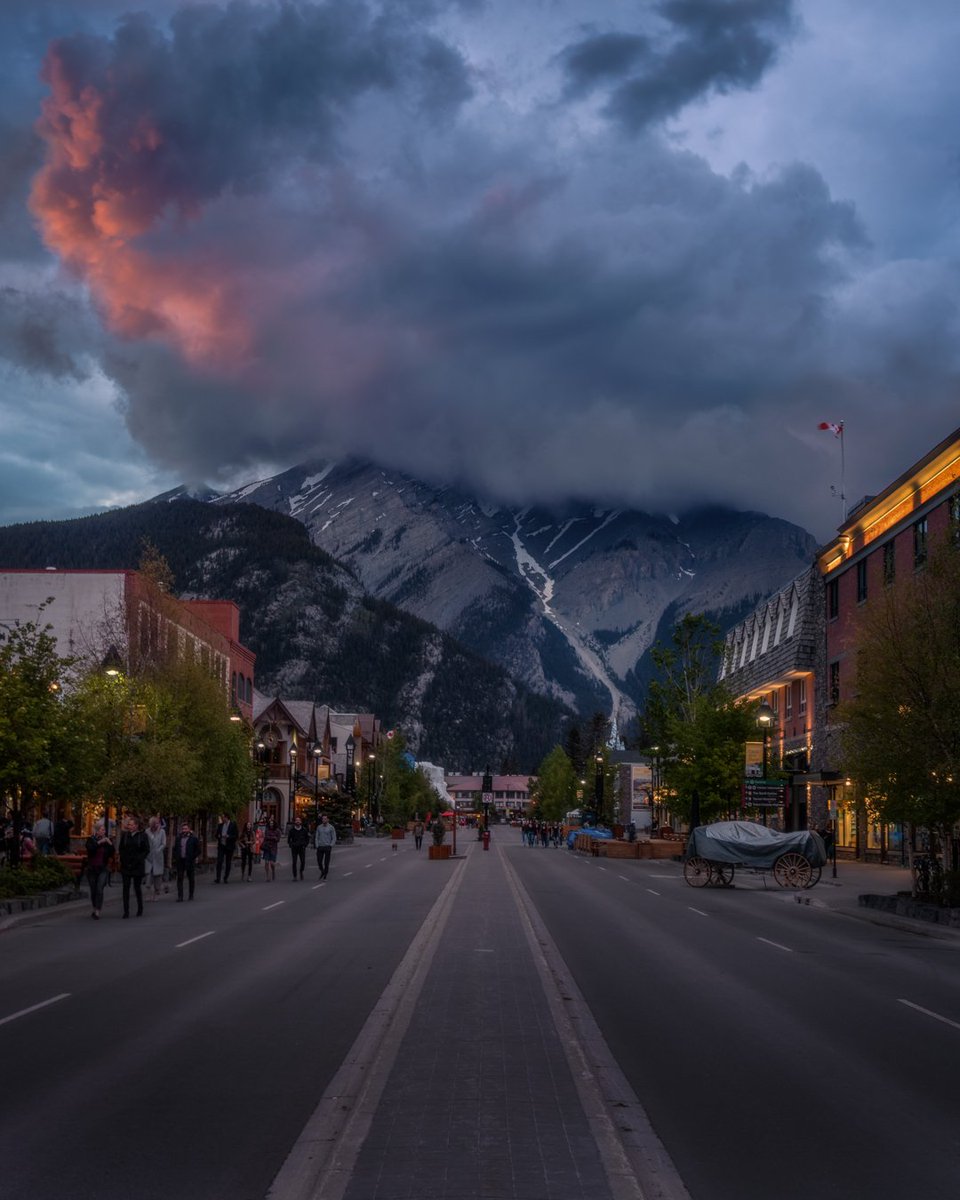 Storm cloud over Cascade Mountain