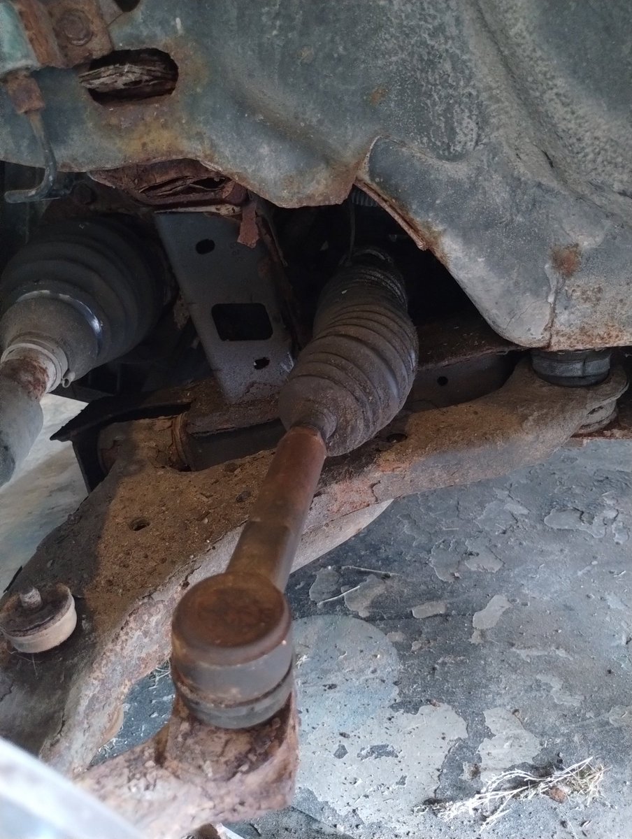 jamusp's tweet image. Anyone know what this is called? It's not the driveshaft, but it definitely needs replacing.