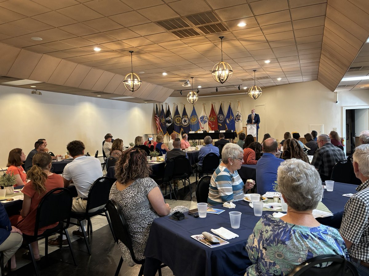 PAAttorneyGen's tweet image. I had a great time talking to the Bedford Co. Chamber of Commerce about the importance of second chances, accountability and redemption in our communities. We need business owners to be leaders in this fight, as employment is essential to people getting back on their feet.