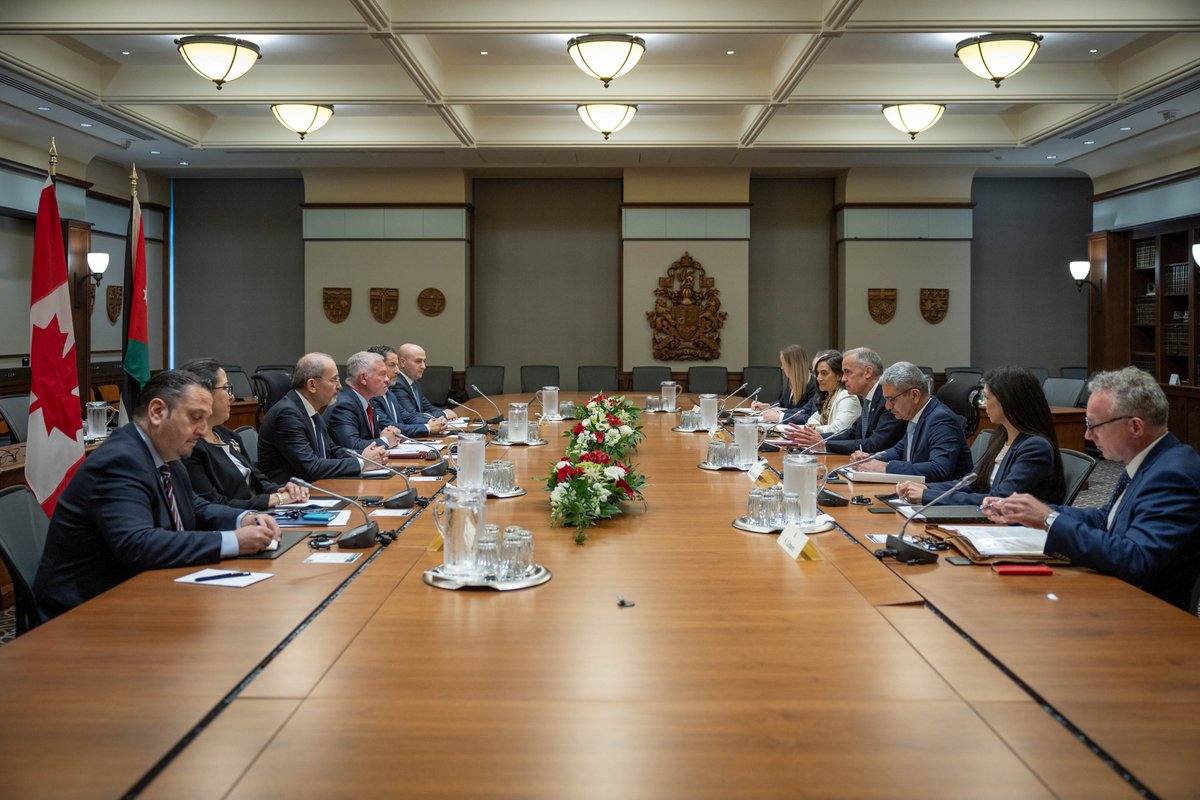 RHCJO's tweet image. His Majesty King Abdullah II and Canada Prime Minister Mark Carney discuss, in Ottawa, ways to enhance the partnership between #Jordan and #Canada, as well as the latest developments in the region
Details:
rhc.jo/g/48310