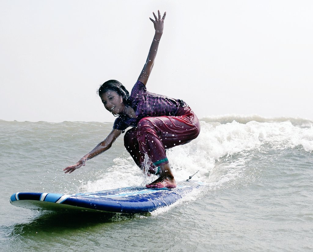 womensart1's tweet image. Surf girls of Bangladesh. The girls had been working as street vendors, but began taking surfing and lifeguarding lessons. Despite criticism from the community, they quickly proved they had great talent #WomensArt