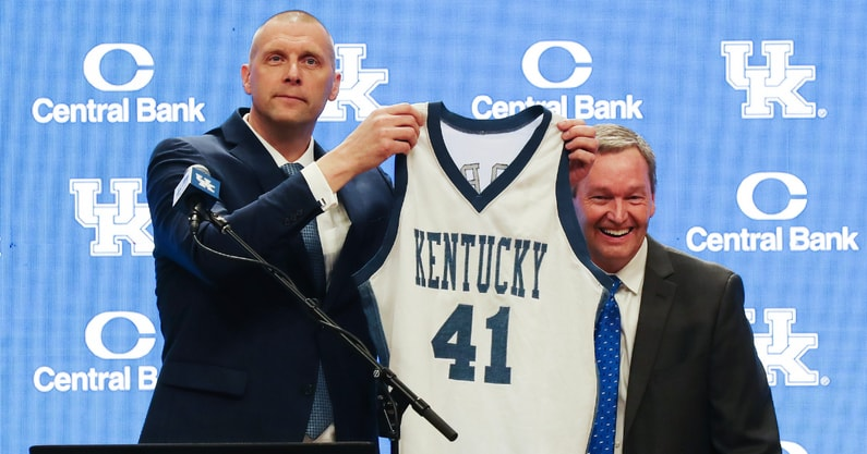 RoushKSR's tweet image. Kentucky basketball is reportedly getting almost half of this year's rev-share budget.
That's going to put Mark Stoops' program WAY behind its SEC counterparts.
on3.com/teams/kentucky…