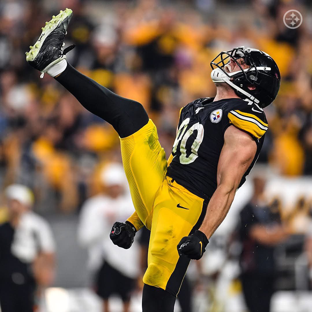 TheStandard412's tweet image. TJ Watt got $108M guaranteed in his contract.
He also has 108 career sacks.....
That’s $1M per sack — and he earned every penny.
🤯🤯🤯🤯🤯🤯
#NFL #Steelers