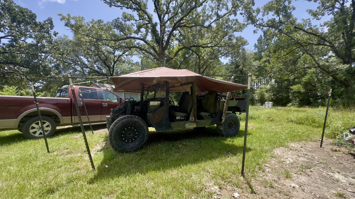 ThaaatColin's tweet image. When it’s creeping up on 100 degrees , you gotta get creative to work outside