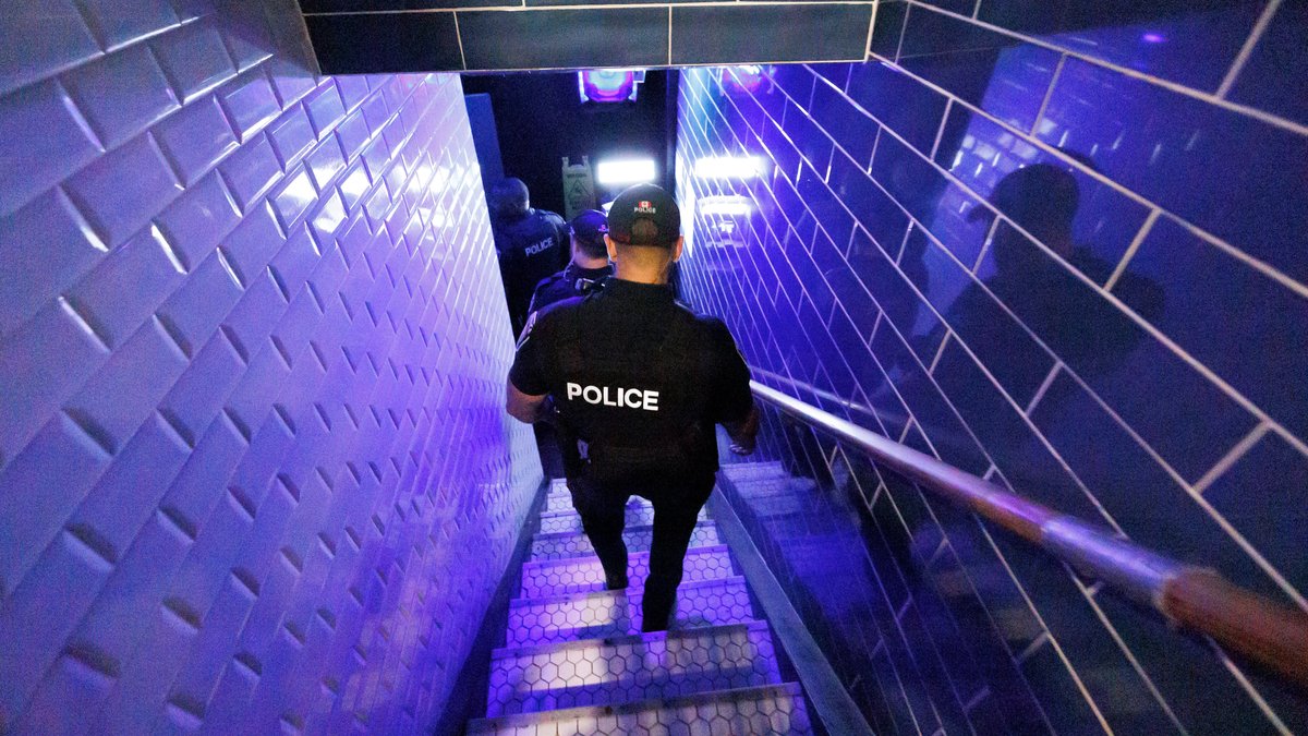 OttawaPolice's tweet image. ByWard Market and Downtown Rideau Weekend Enforcement Recap – July 18–19
➡️Traffic Stops: 7
➡️Arrests: 1 resulting in 2 criminal charges (Breach and Obstruct)
➡️Alcohol Interventions: 31
➡️Provincial offence notices: 11
➡️Liquor Licence and Control Act Inspections: 58
➡️Medical…