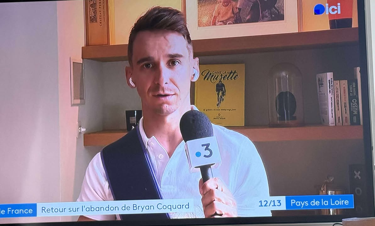 DansLaMusette's tweet photo. Très bons goûts littéraires @bryancoquard ! https://t.co/iQl8wNK7T1