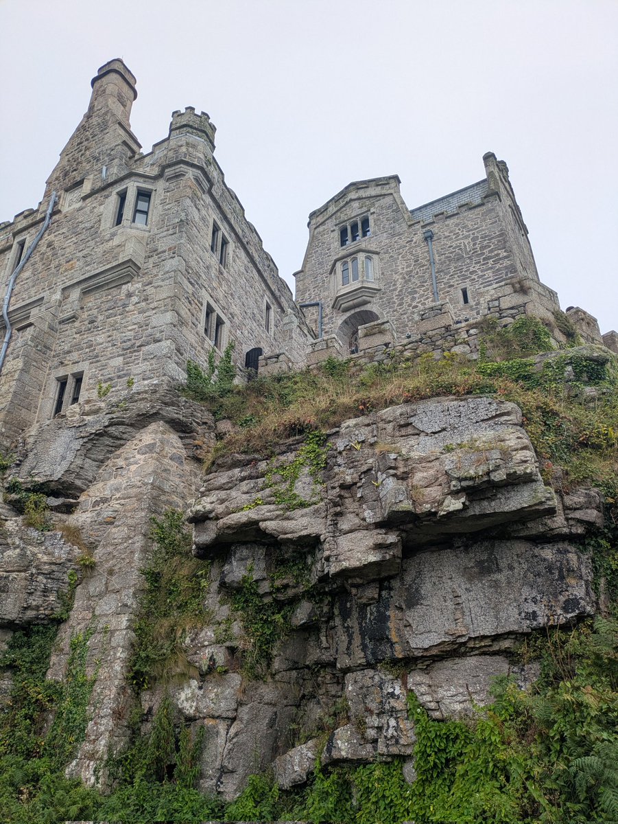 __LeftistVegan's tweet image. St Michael's Mount has been on my bucket list for a long time π