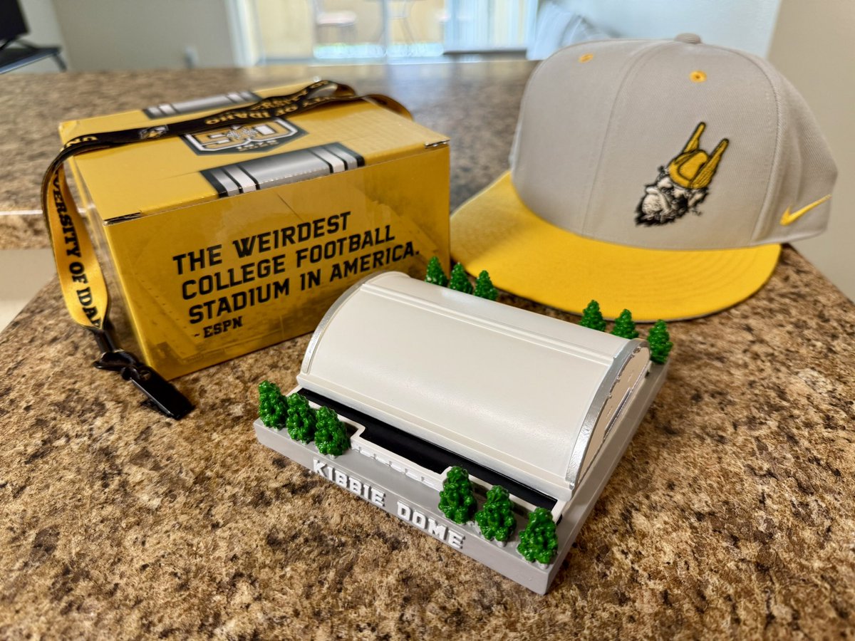 cfbcampustour's tweet image. Finally have 24/7 access to the Kibbie Dome…a dream come true 🥲
Thank you to @VandalFootball for sending this & I’ll be back in Moscow before you know it #GoVandals ✌️⬆️