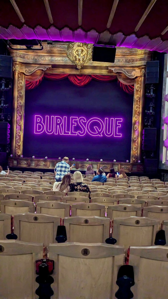 WESTENDBF's tweet image. It’s @BurlesqueStage, Besties! Happy to be back at the Savoy Theatre tonight for this one 🎭
#reviewpending