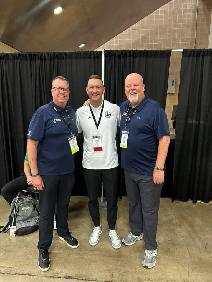 <a href="/BirdvilleHoops/">Hawk Basketball 🏆</a> is very thankful to be able to present at <a href="/THSCAcoaches/">THSCA</a> coaching school this morning.