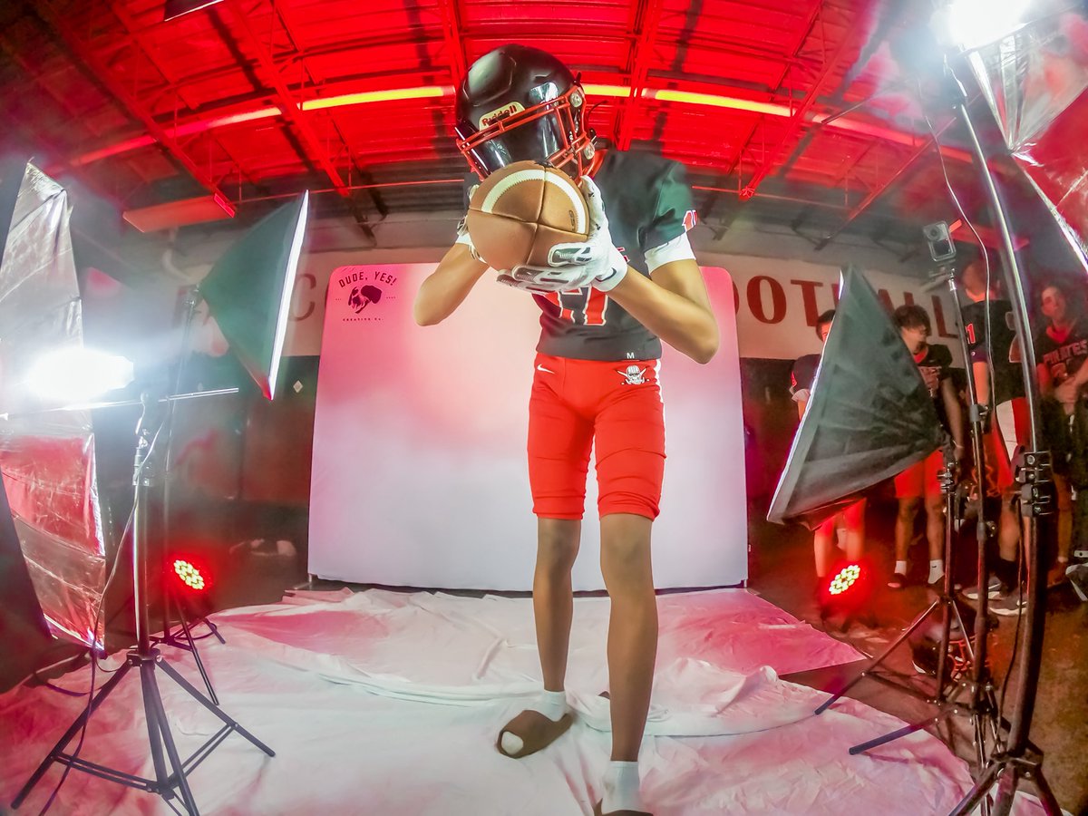 DudeYesCreative's tweet image. Media Days are available for booking now!
$100 for a full team shoot in 1 uniform
Additional options like videos/GIFs, custom graphics, and more are available.
DM to book now!