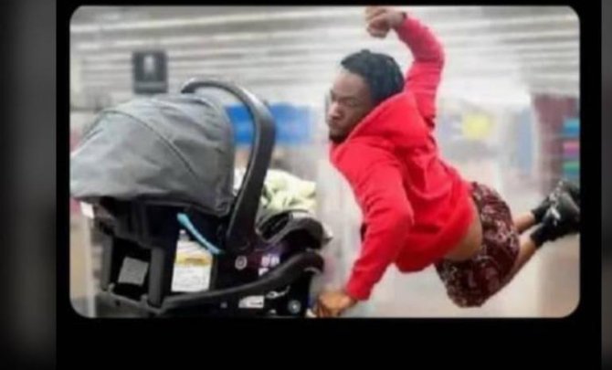 ShivonAlinda's tweet image. My man slapping away a mosquito from his child after DNA test
