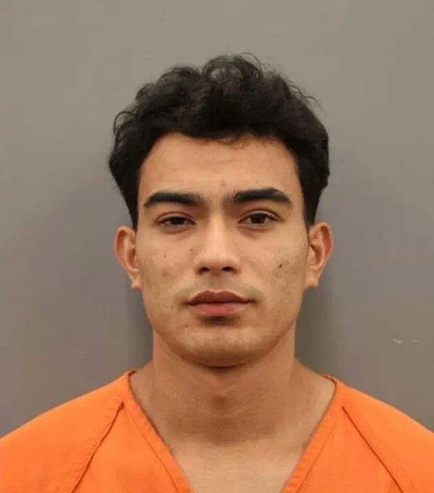 JennieSTaer's tweet image. NEW: An illegal migrant from Honduras allegedly kept a sex trafficking victim hostage for five days here in Texas without food or water — while he beat her and sexually assaulted her, authorities said.
Jose Carcamo, 22, was arrested last Monday after he allegedly held the woman,…