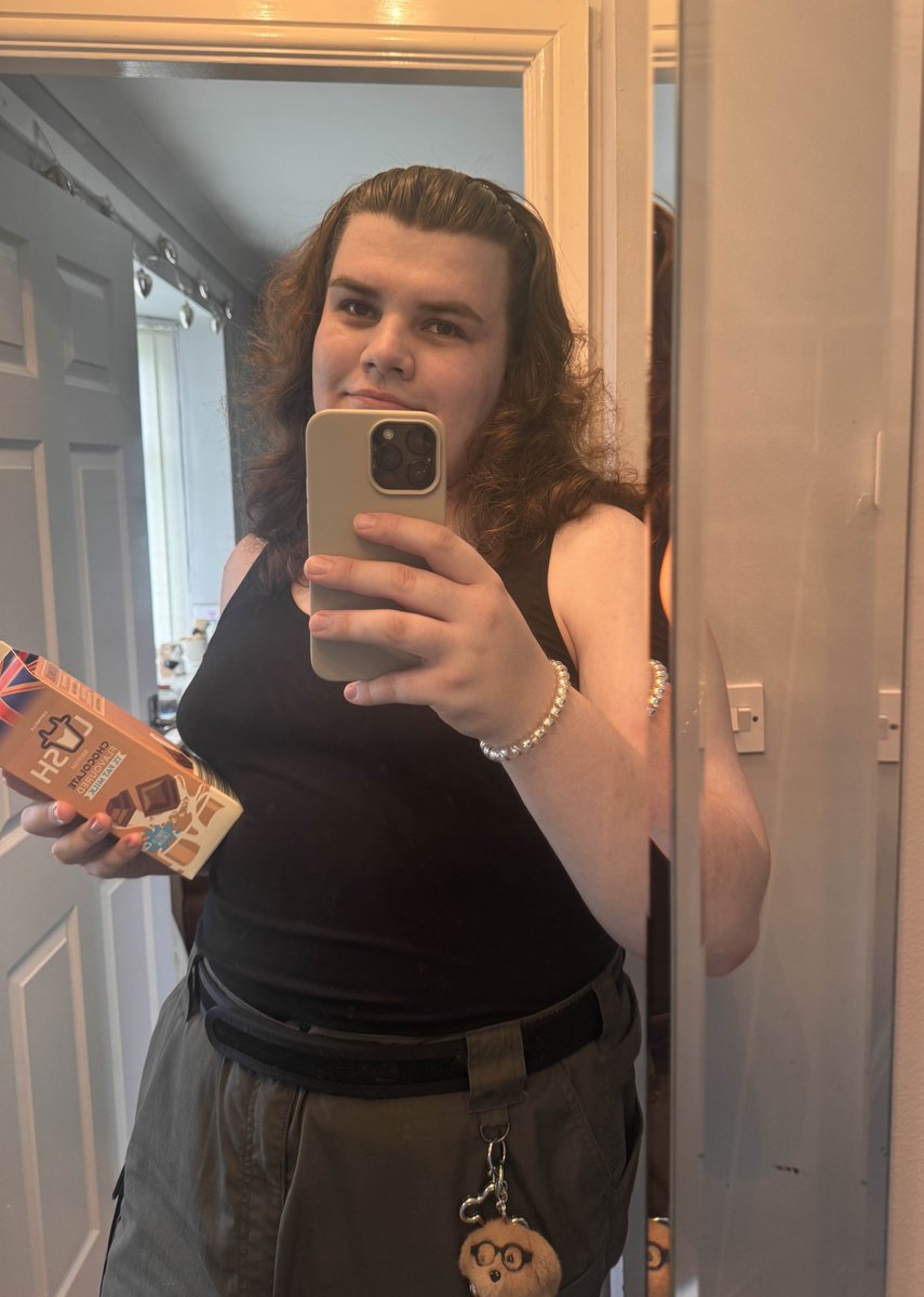 Sharkfrot's tweet image. if youre trans you have to drink chocolate milk - even if do not achieve anything else, drinking chocolate milk is enough.