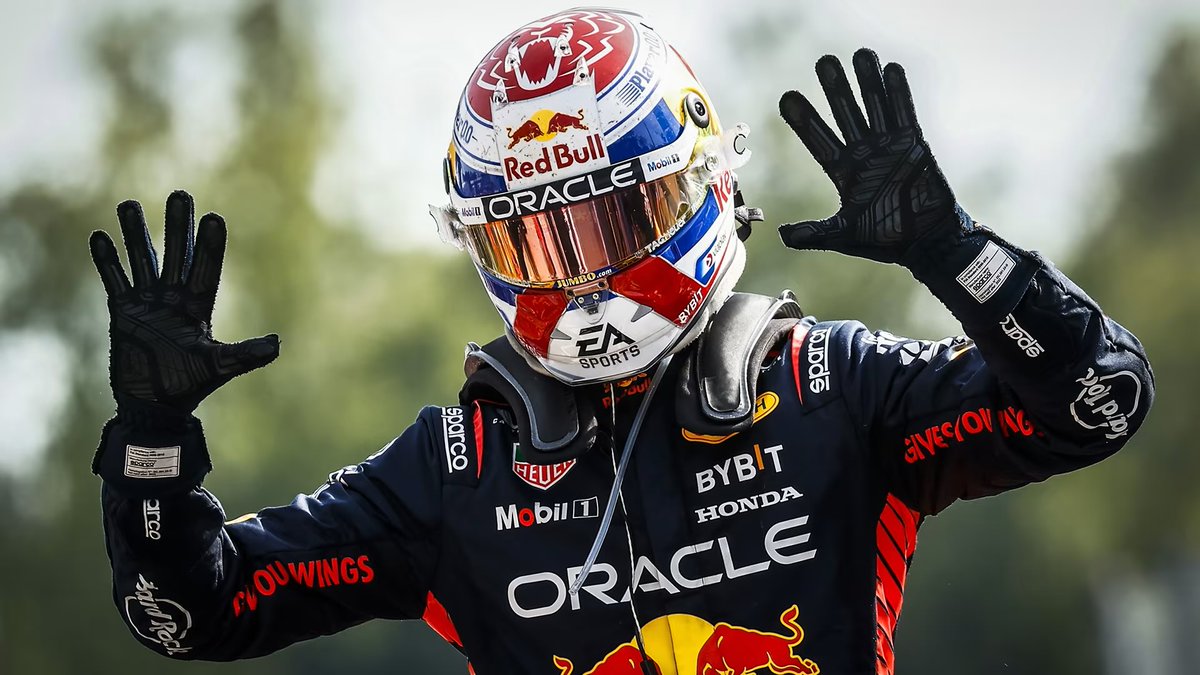 F1JayyUK's tweet image. Things that nobody can beat.
1️⃣ Verstappen 2023 records
2️⃣ A jet 2 holiday