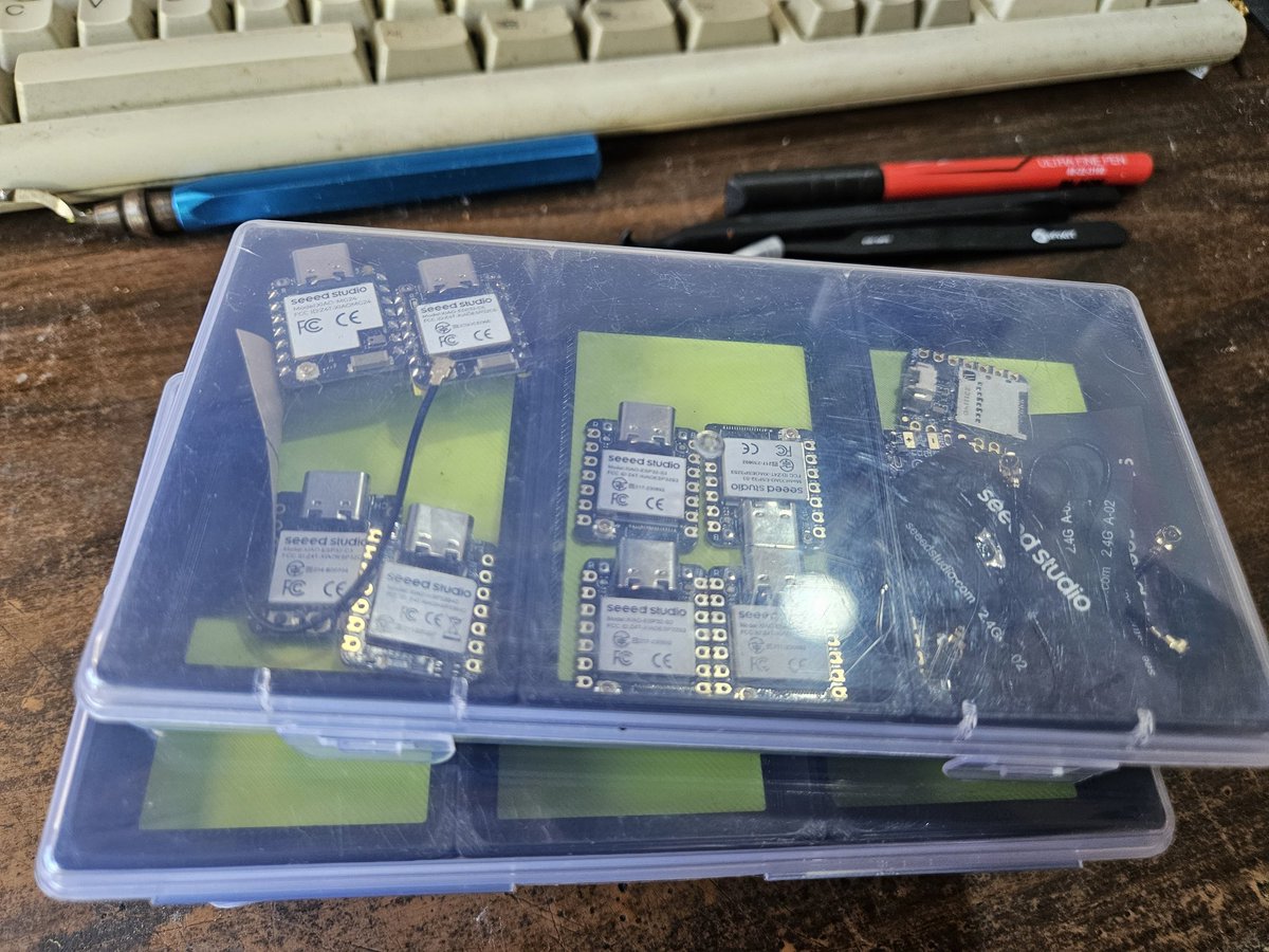 NitekryDPaul's tweet image. Recycling Amazon screw packages for XIAO storage. Nothing too fancy, but what I have for #Makeshitmonday
