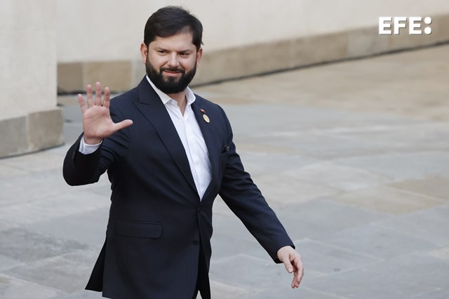 El presidente de Chile, Gabriel Boric, anuncia que los mandatarios de México, Honduras, Reino Unido, Canadá, Sudáfrica, Dinamarca y Australia decidieron unirse a la alianza internacional en defensa de la democracia. 
efe.com/mundo/2025-07-…