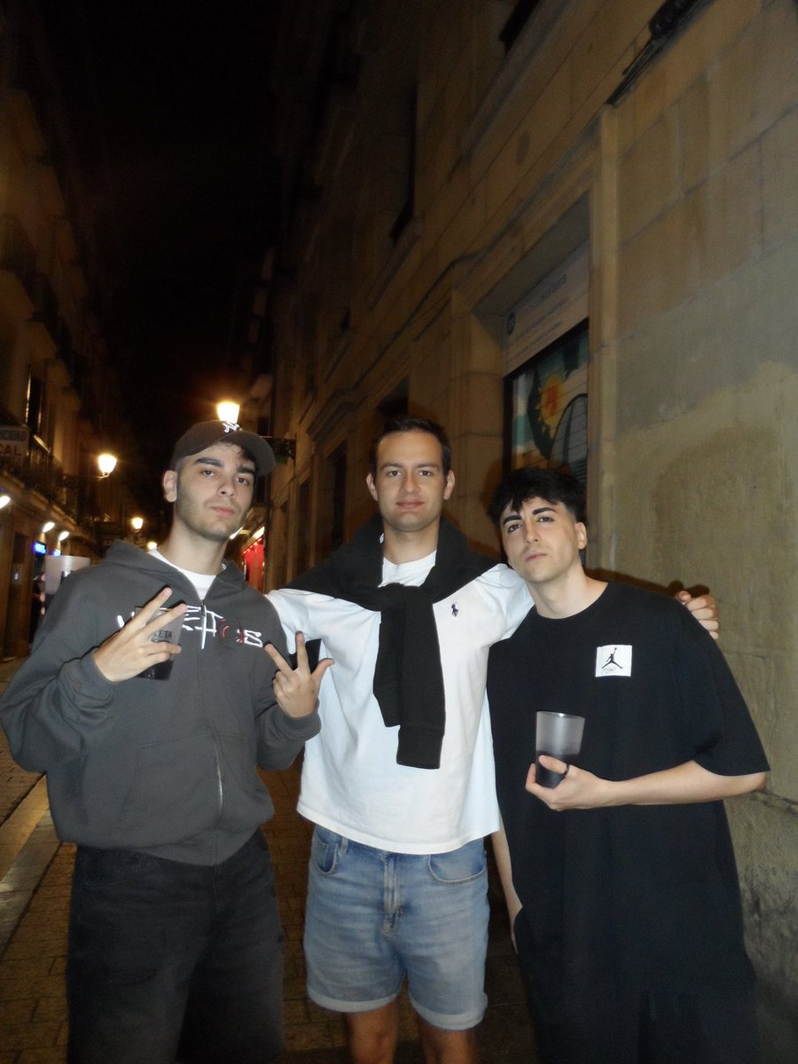 iKaoss11's tweet image. Aura o Laura chat 🗣️