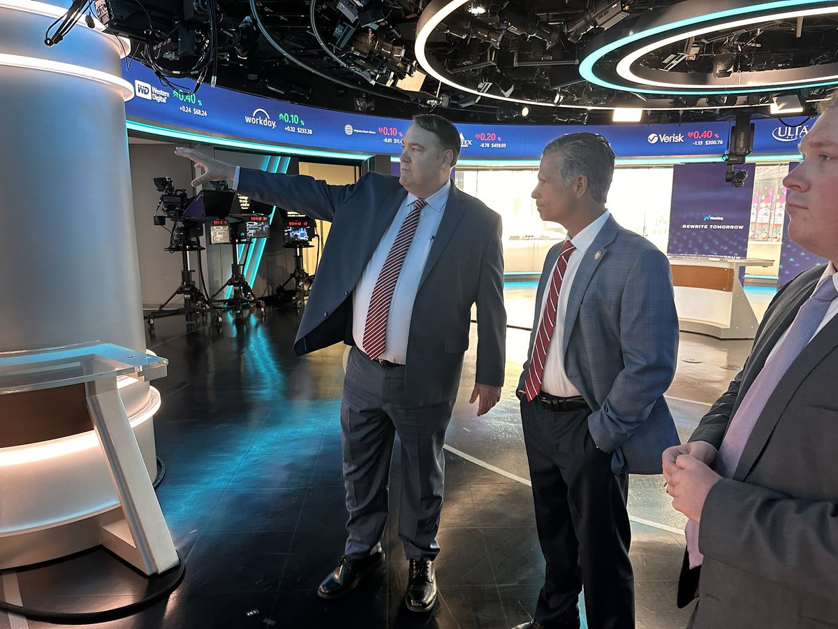 RepMeuser's tweet image. This morning, I was happy to tour Nasdaq’s headquarters in New York City.
Nasdaq is one of the world’s premier financial technology companies—pioneering innovation in the markets since 1971. We had a productive conversation about key priorities, including increasing capital…