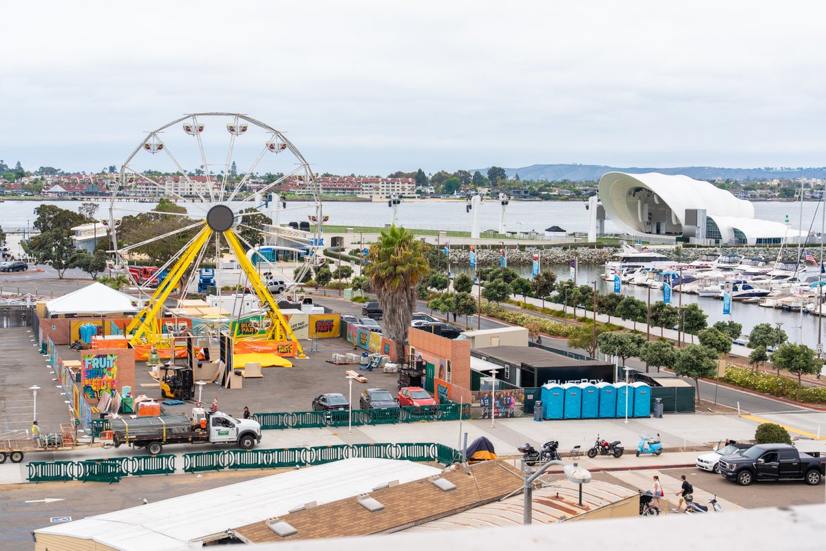 SDConventionCtr's tweet image. Happy @Comic_Con week! The city is transforming for the big event. Welcome back!