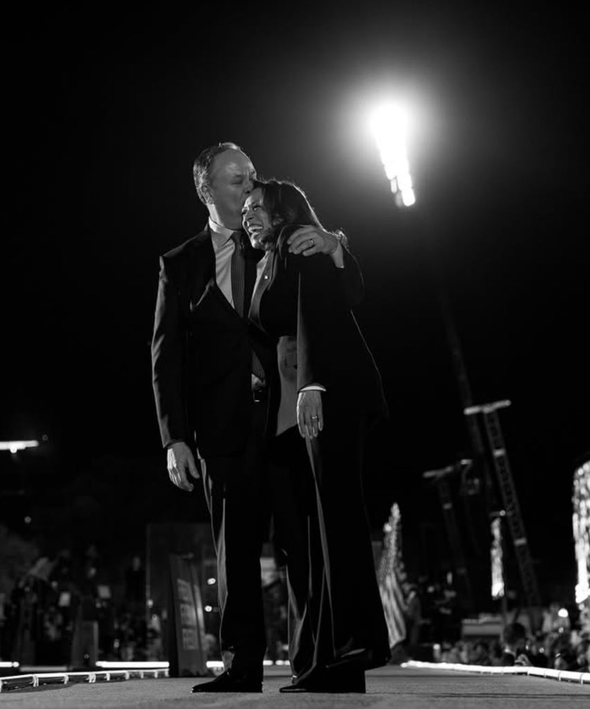 kdh4potus's tweet image. Former campaign photographer Kasey Rollins shared this today:
“A huge thank you to @kamalaharris and @douglasemhoff for allowing us to cover your amazing journey in this campaign… What I can say is that the experiences and connections made will be something I cherish forever.”