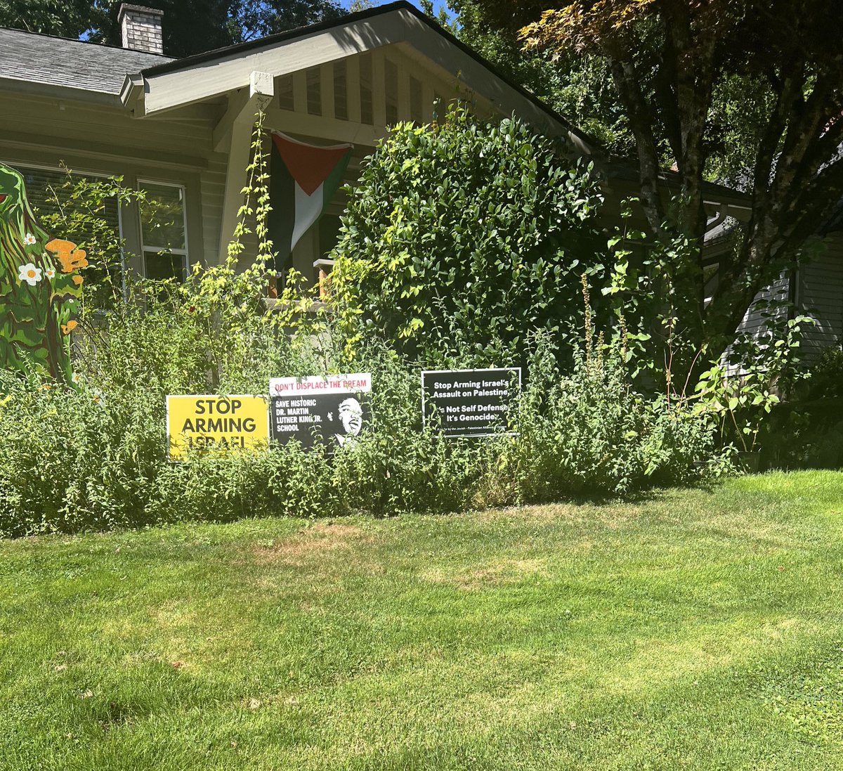 DaliaHatuqa's tweet image. Spent a week in Portland, OR, writing and meeting an incredible group of people. Thankful to @Tin_House for this incredible opportunity. Heart warming to see Palestine was present everywhere.