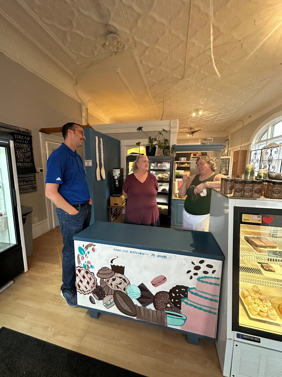 nolanmquinn's tweet image. Stopped by Simply Baked in #Winchester — a charming local bakery full of heart and flavour.
Small businesses like this are what make our communities so special, and it’s always a pleasure to stop by, show support, and connect with the people behind the counter. Thank you for the…
