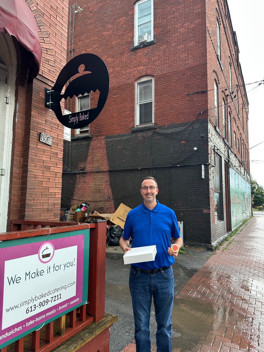 nolanmquinn's tweet image. Stopped by Simply Baked in #Winchester — a charming local bakery full of heart and flavour.
Small businesses like this are what make our communities so special, and it’s always a pleasure to stop by, show support, and connect with the people behind the counter. Thank you for the…