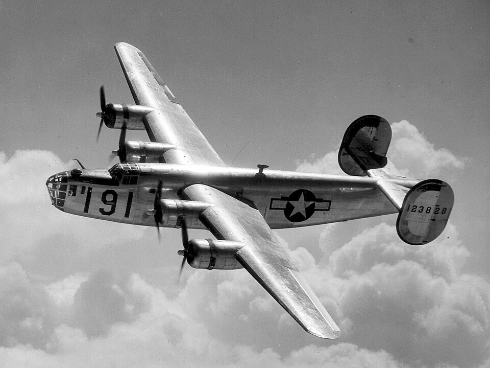 TheHistoryList's tweet image. The Consolidated B-24 Liberator was a four-engine heavy bomber with long range, high top speed, and the ability to carry a large bomb load. It flew in every theater of the war.
Known as “The Flying Boxcar.” It wasn’t pretty, but it got the job done—over 18,000 were built, making…