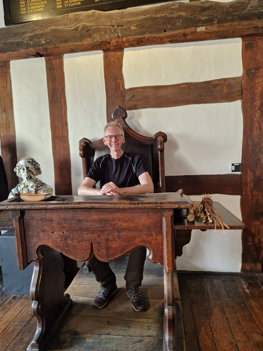 John_Dabell's tweet image. Cancer robbed me of my tongue and voice, hence my teaching career ending. That's why it was so nice to visit Shakespeare's former schoolroom and feel the vibe again. I felt right at home here!