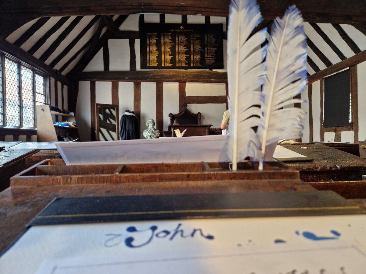 John_Dabell's tweet image. Cancer robbed me of my tongue and voice, hence my teaching career ending. That's why it was so nice to visit Shakespeare's former schoolroom and feel the vibe again. I felt right at home here!