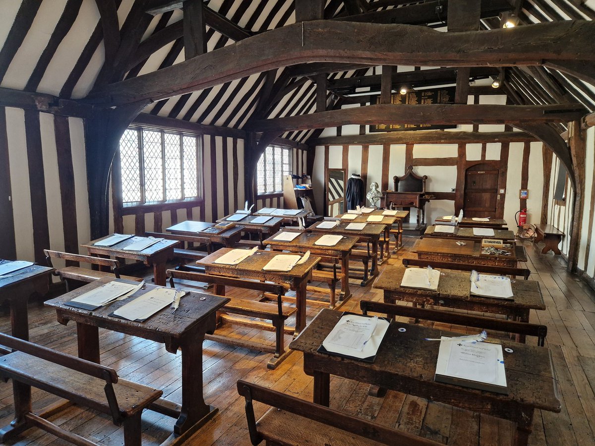 John_Dabell's tweet image. Cancer robbed me of my tongue and voice, hence my teaching career ending. That's why it was so nice to visit Shakespeare's former schoolroom and feel the vibe again. I felt right at home here!
