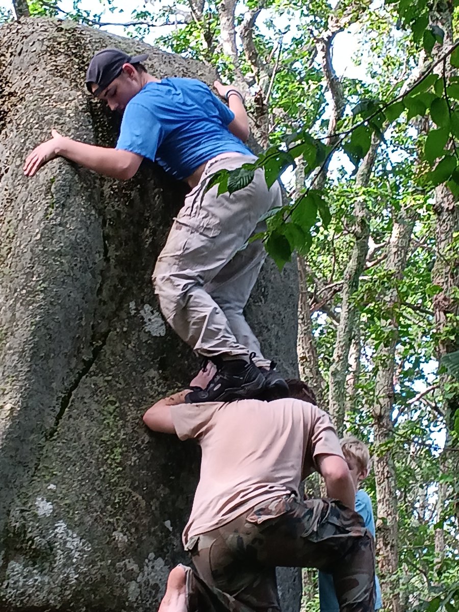AHomelyHouse's tweet image. Teamwork is a huge force multiplier. The awesome thing about having a big family is that you don't need to go far afield to instill teamwork skills in the young generation; they're built into the program.
