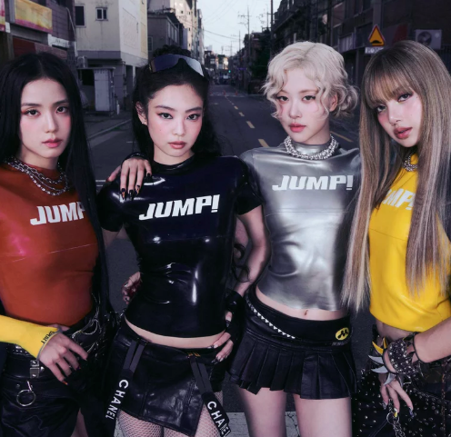 AboutMusicYT's tweet image. Jump by BLACKPINK debuts at #1 on Billboard Global 200. It was the biggest song globally this week.