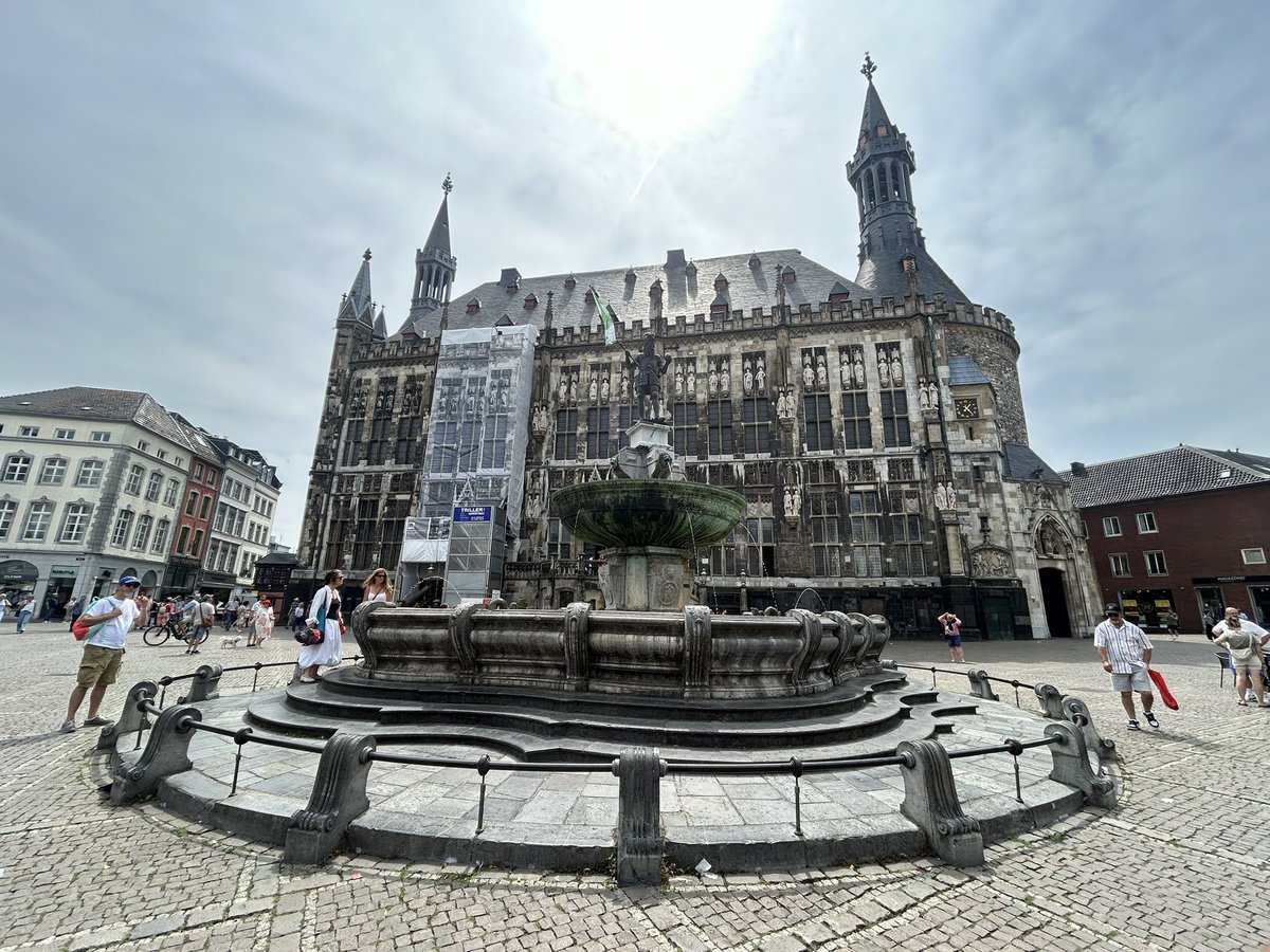 euro_tour's tweet image. 🇩🇪ドイツ、アーヘン
市庁舎。
#Aachen #AachenerRathaus