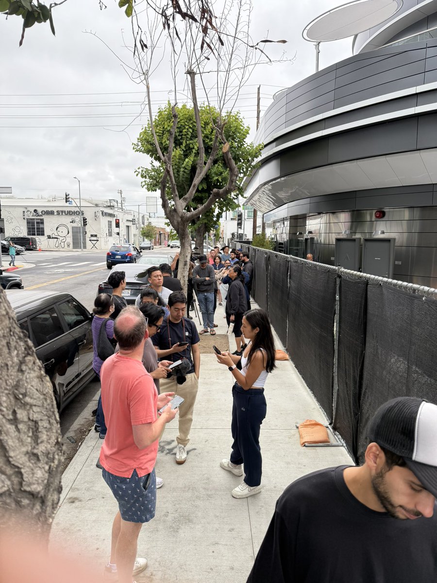 TheEvryDayChris's tweet image. Line is getting longer and we have no update on time of opening