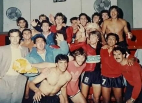 Orgulloso haberte tenido como Entrenador en mi querido Newells 
Uno de mis grandes y mejores Maestros
Feliz Cumpleaños Marcelo Bielsa