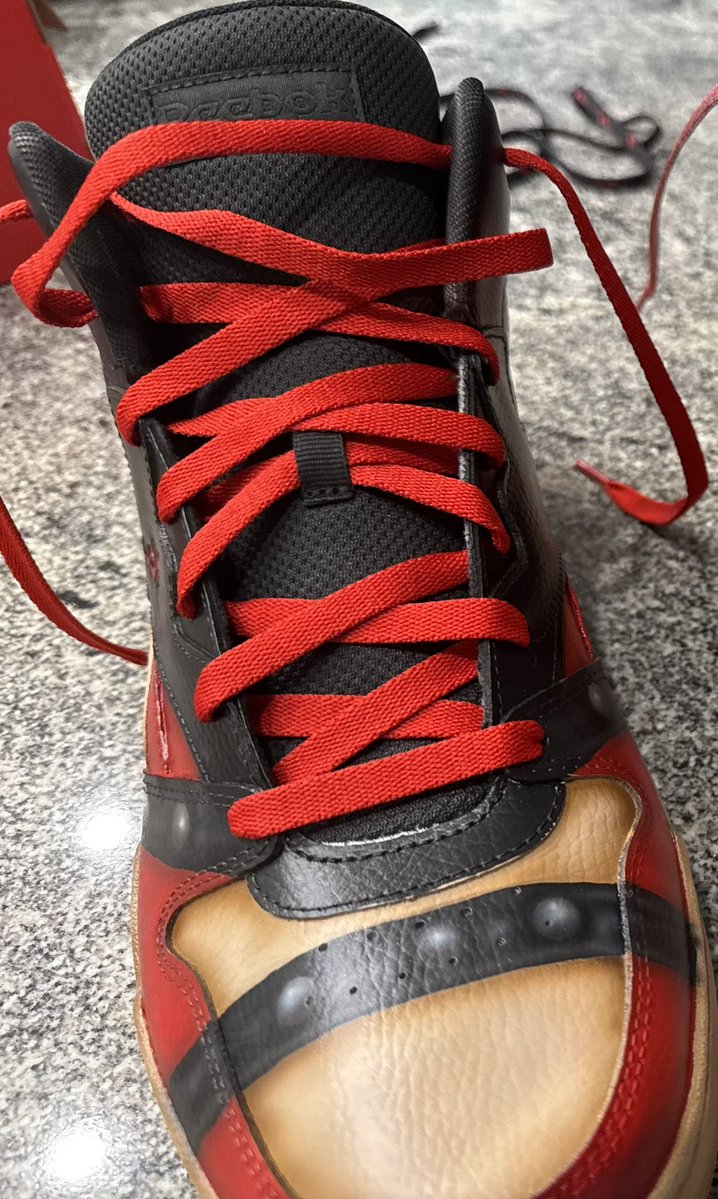 SamoaJoe's tweet image. In celebration of the Twisted Terror to come one must remember there is a difference between being “Ready for the Tournament” and being “Tournament Ready”
Reebok Royal -X- 🤡 Sweet Tooth “Tournament Ready” Edition