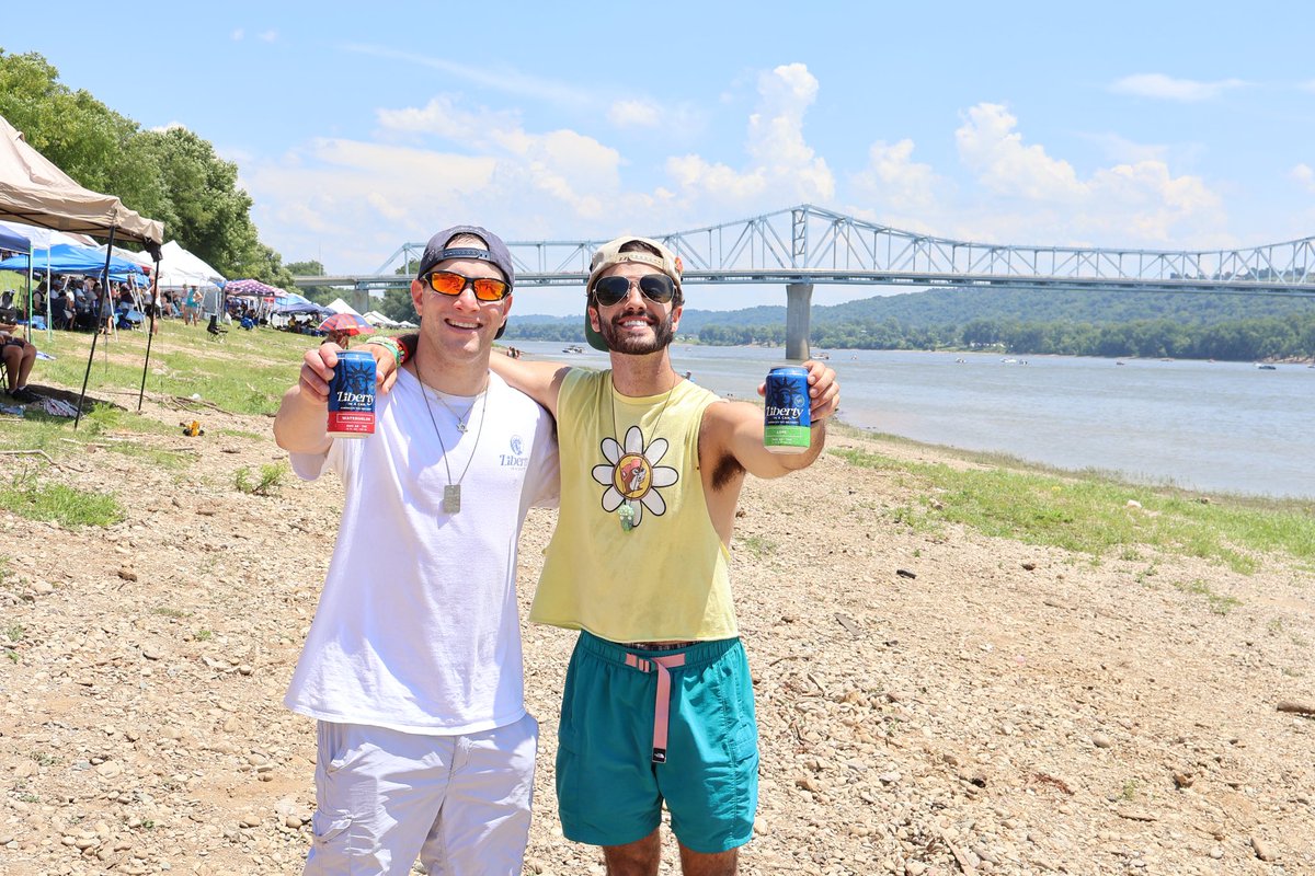 We are still not over Madison Regatta 🚤

#boatrace #DrinkLIC #MadisonRegatta