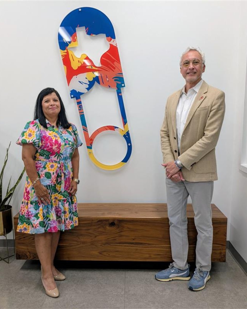 TXDIAPERBANK's tweet image. Honored to welcome Yolanda Valenzuela, Executive Director of Kym’s Angels Foundation, for her first visit to our agency! 💙 Grateful for the chance to share our work and explore future ways to uplift Texas families. #TexasDiaperBank #CommunitySupport