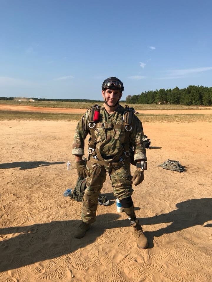 CryptidPolitics's tweet image. We need a pro-@GovRonDeSantis alpha male warrior like @JayCollinsFL as governor Florida, not a New York transplant like @ByronDonalds who is too busy dreaming about his next cable news appearance.